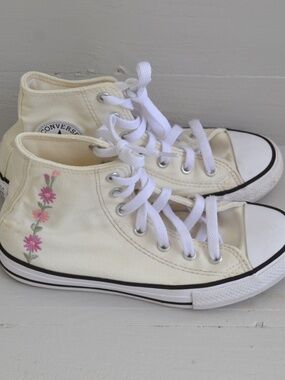 Converse Chuck Taylor All Star Embroidered Florals Big Kid sz 2 A11775F